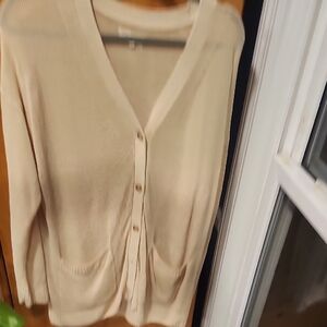 Lou & Grey Cream Button-Front V-Neck Cardigan